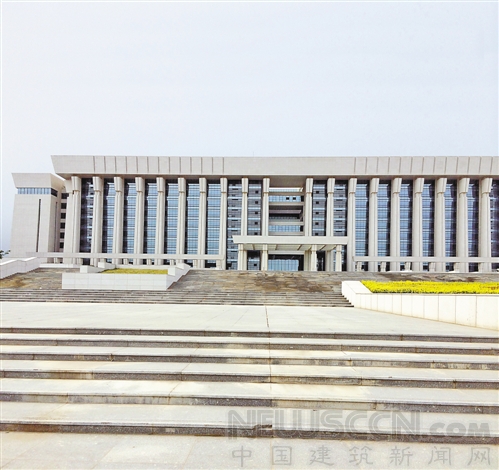 多地地方政府新建办公楼闲置 “风声紧”无人敢搬进